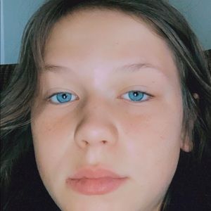 Meet your Posher, Makayla